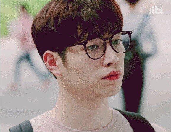 뿔테안경 쓰면 찐따처럼 보이는 이유.jpg | 인스티즈