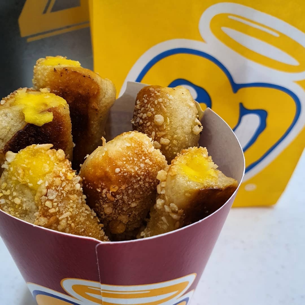 시즌한정메뉴라는 아몬드고구마크림치즈스틱......jpg | 인스티즈