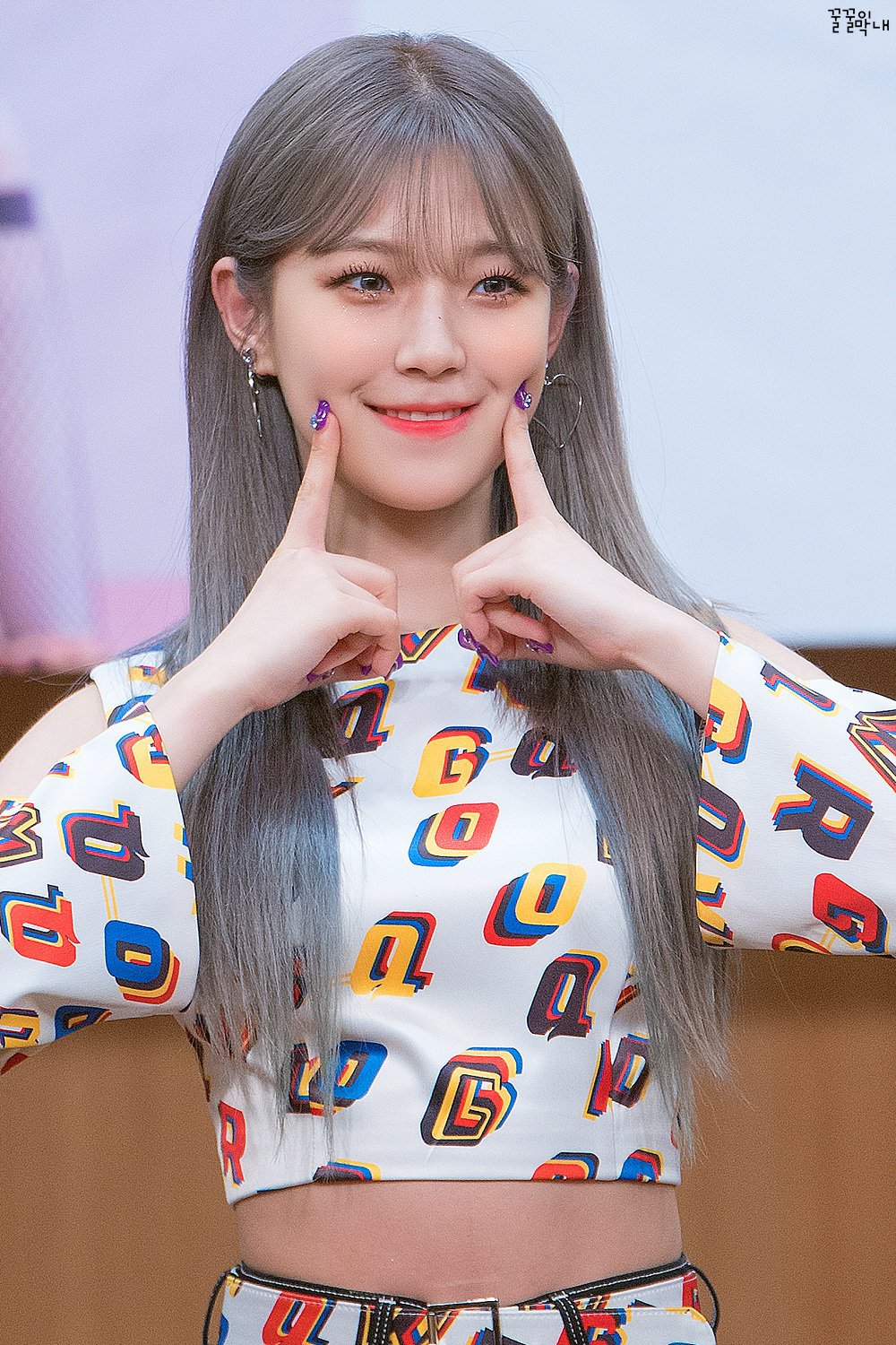 프로미스나인의 꿀깅이 막내 백지헌.jpgif | 인스티즈