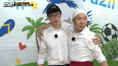 ??? : 자꾸 뭐가 닿아!!! | 인스티즈