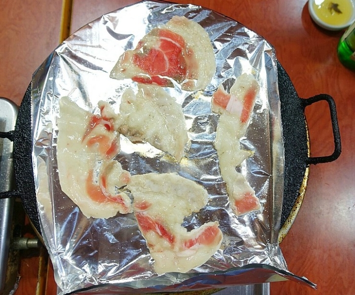 2인분 기본 6만원부터 시작하는 1인분에 2만원짜리 삼겹살.JPG | 인스티즈