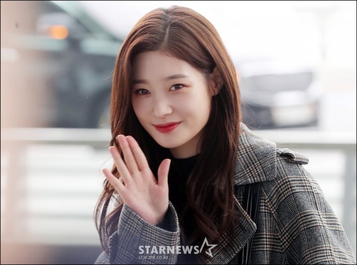 오늘자 인천공항 정채연 | 인스티즈