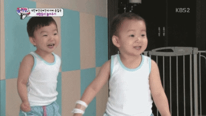 아이들과 교감중인 송일국.gif | 인스티즈