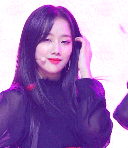 캠퍼스에 흔히 있을 것 같이 생긴 에이프릴 나은 | 인스티즈