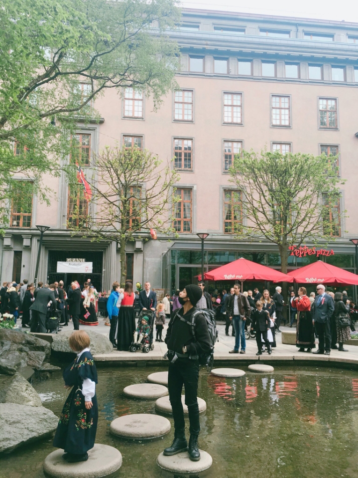 방탄소년단 뷔 사복 | 인스티즈