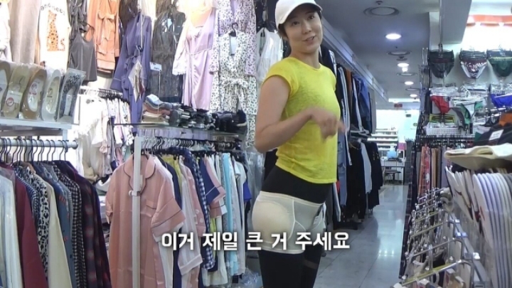 킴 카사디안으로 변신한 사유리 누나의 이태원 정복기.... | 인스티즈