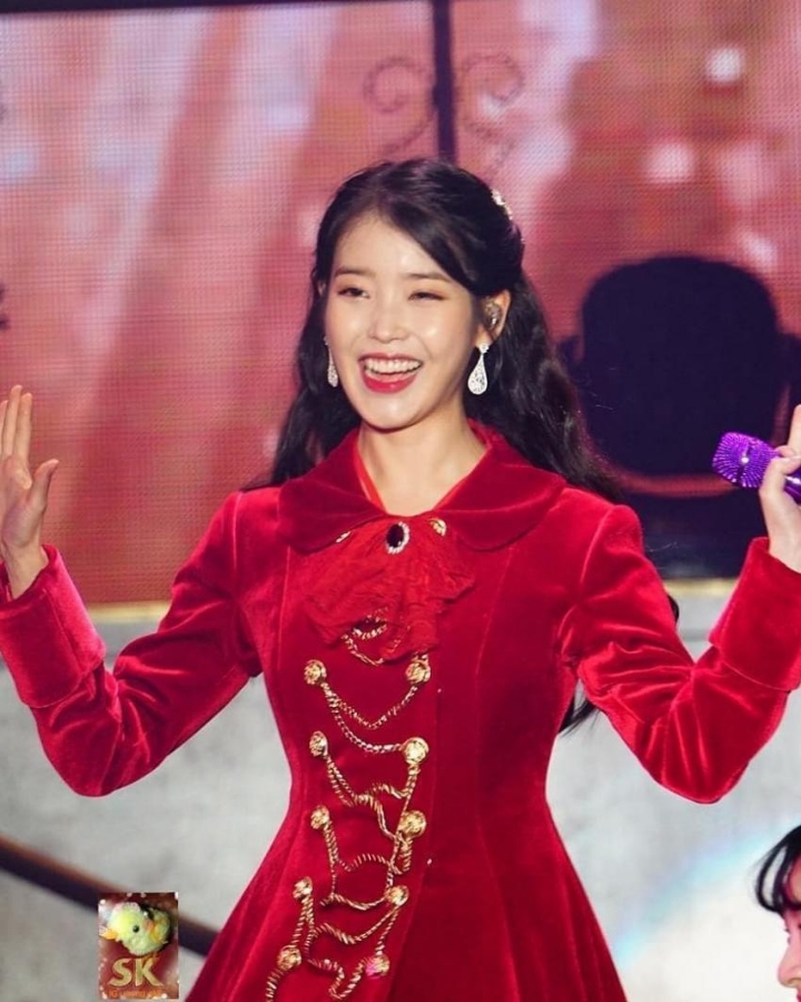 홍콩 콘서트 아이유 .gif | 인스티즈