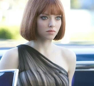 개인적으로 아만다 사이프리드 보면 생각나는 한국 아이돌 | 인스티즈