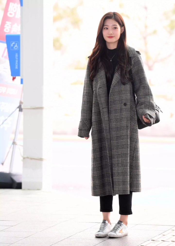 오늘자 인천공항 정채연 | 인스티즈