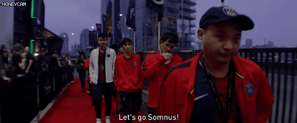 아무도 뭐라 못한 길빵 장면...gif | 인스티즈