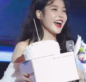 대참사에 눈치 보는 아이유 | 인스티즈