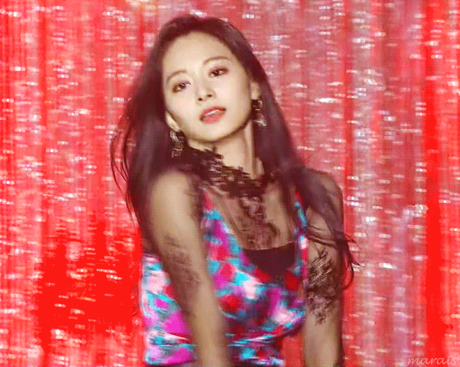 여신미모 쯔위 가요대전 무대.gif | 인스티즈