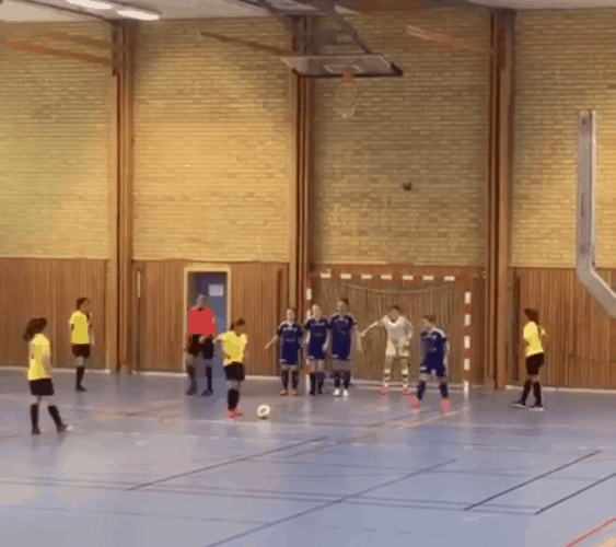 여자 풋살에서 나온 세트피스 . gif | 인스티즈