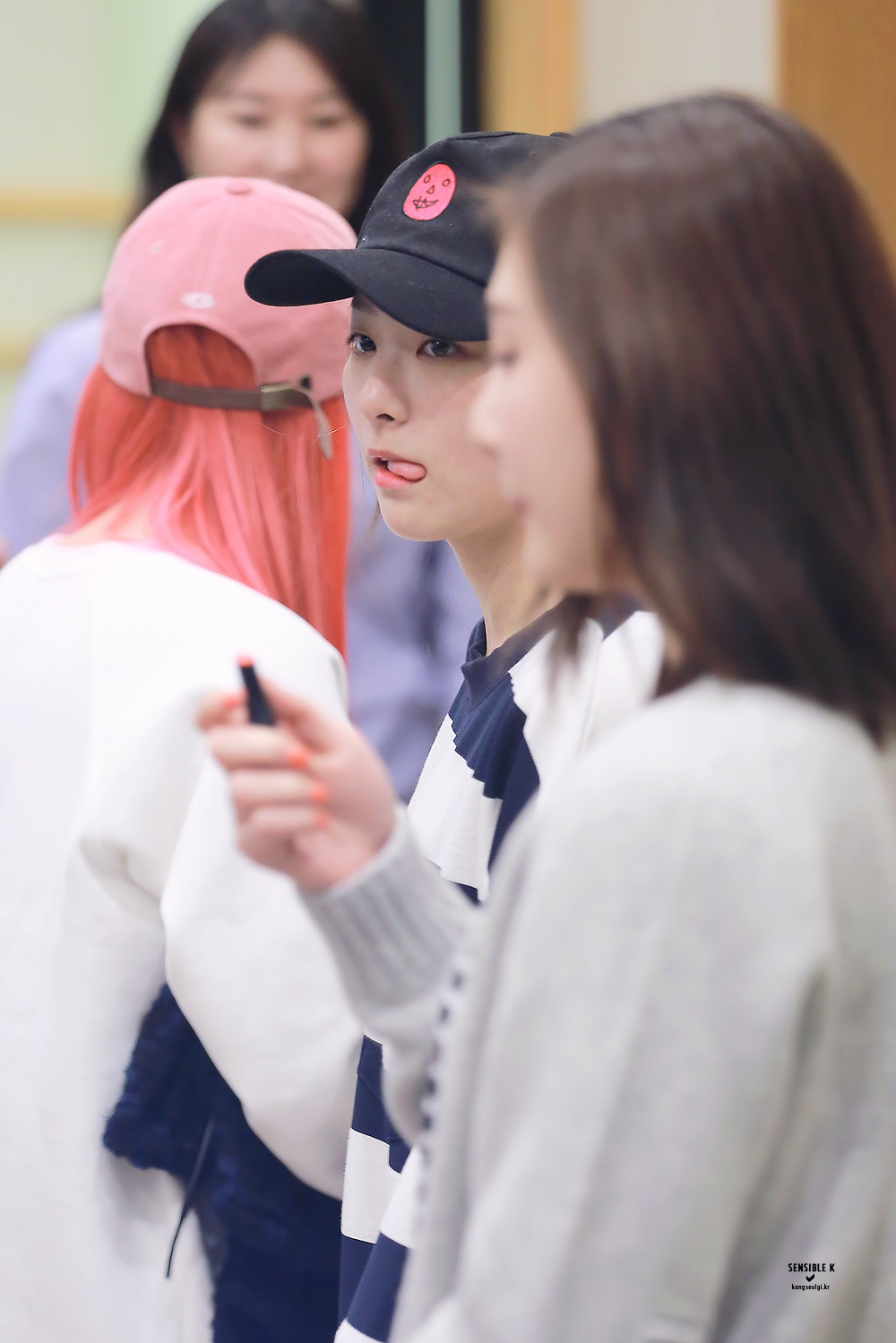 슬기 무대용 풀메 vs 옅은 화장.jpgif | 인스티즈