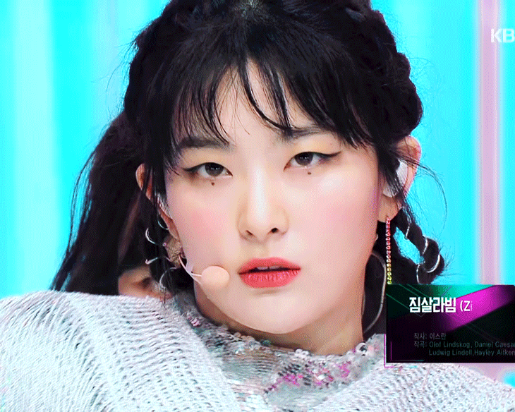 특이한 메이크업을 한 슬기.jpgif | 인스티즈