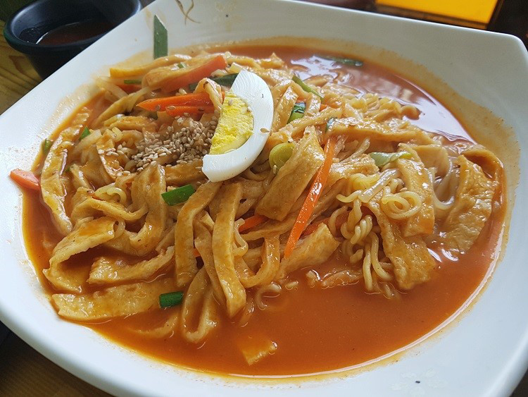 숟가락으로 잘라먹어야하는 돈까스.JPG | 인스티즈