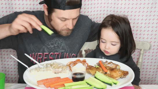 아빠와 딸의 먹방.gif | 인스티즈