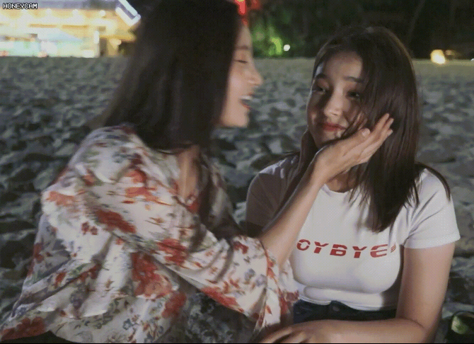 낸시한테 뽀뽀하는 연우 .gif | 인스티즈