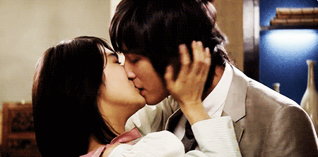 지금 봐도 야한 드라마 궁 키스신.gif | 인스티즈