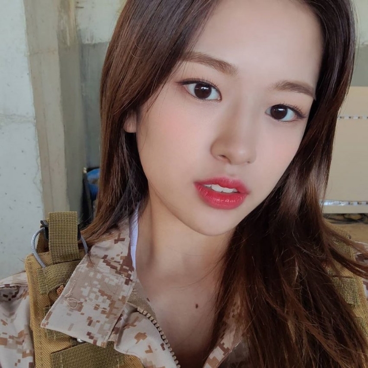 03년생 여자아이돌 군복 | 인스티즈