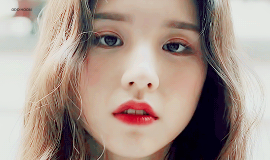 이달의 소녀 비주얼 센터.gif | 인스티즈