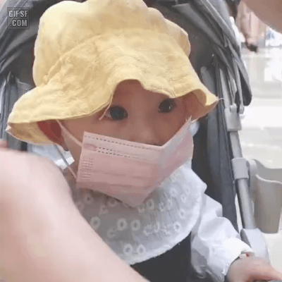 마스크 쓰고 메롱하는 아기.GIF | 인스티즈