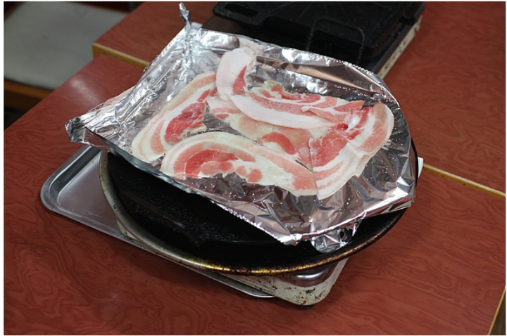 2인분 기본 6만원부터 시작하는 1인분에 2만원짜리 삼겹살.JPG | 인스티즈