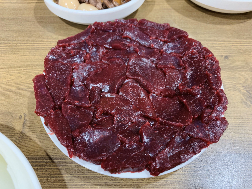 대구,경북에서 술 안주로 먹는 뭉티기+오드래기.jpgif | 인스티즈