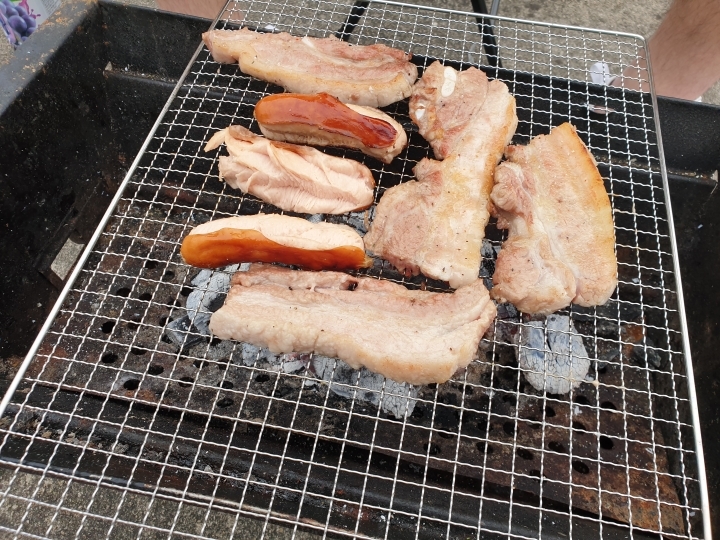 옥상에서 강원도 참숯으로 구운 삼겹살 | 인스티즈