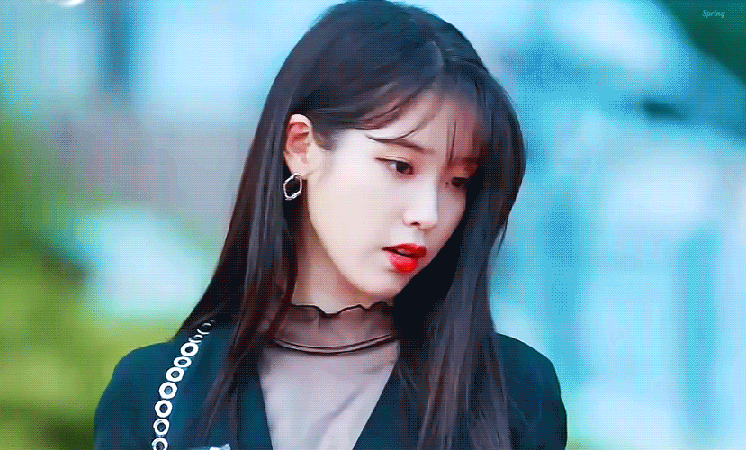 차 찜하는 이지은 | 인스티즈