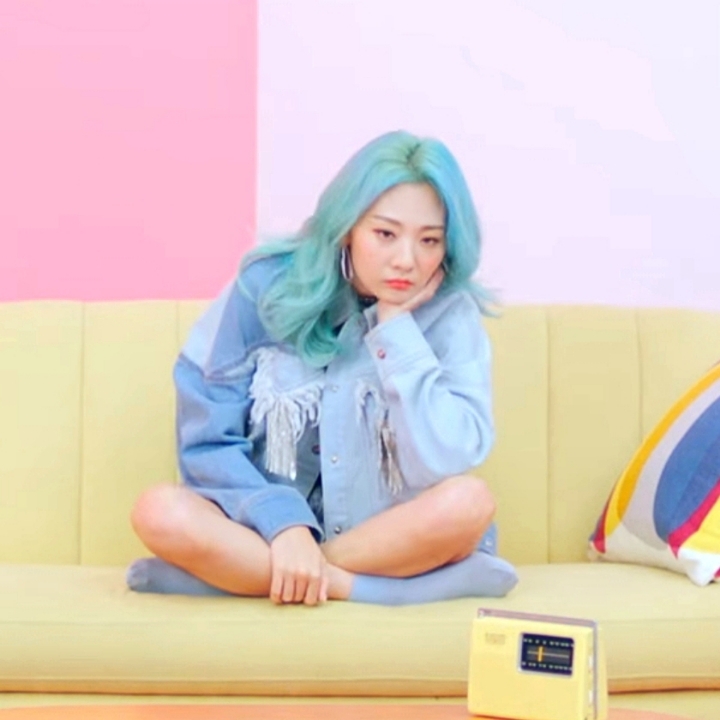 볼빨간사춘기 안지영 | 인스티즈