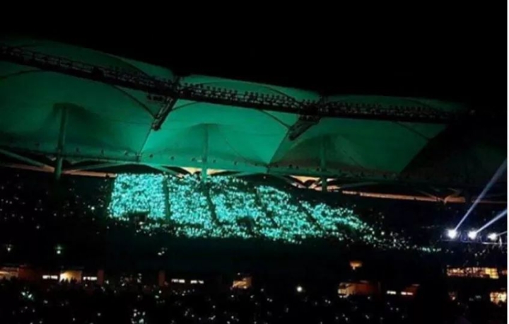 압도적밝기를 자랑하는 아이돌 응원봉 | 인스티즈