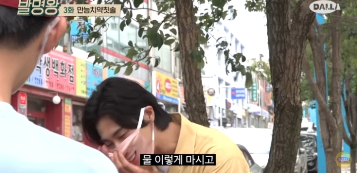 칫솔 없이 양치하는 법.jpg | 인스티즈