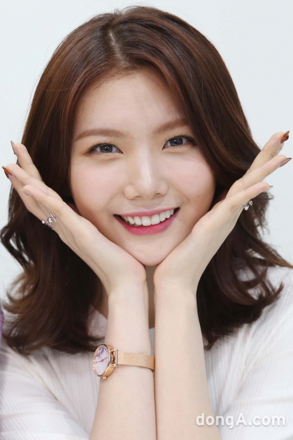 오늘자 이가은x허윤진 | 인스티즈