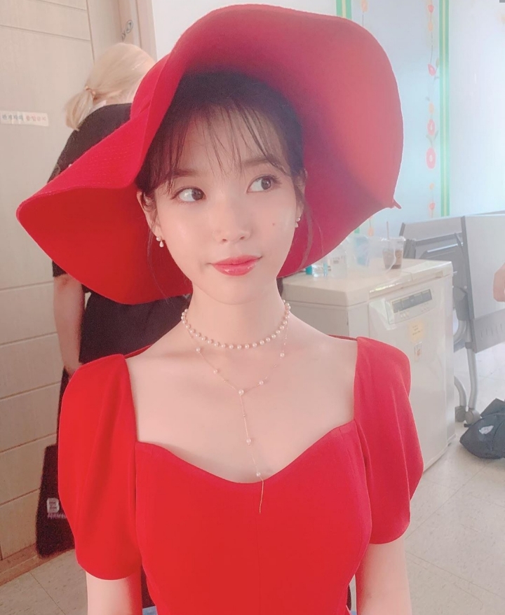 호텔 델루나에 특별 출연 한 설리 (feat. 아이유) | 인스티즈