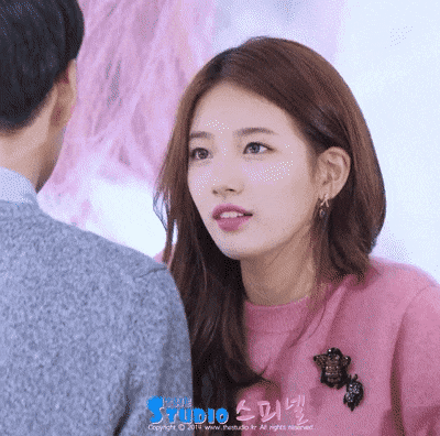 팬들 눈빛으로 조련하는 수지 | 인스티즈