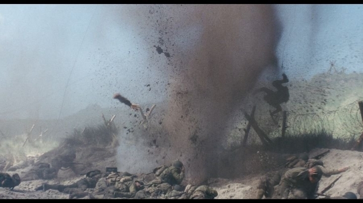 너무 리얼하게 만들어서 관객들의 트라우마를 건드린 영화 | 인스티즈