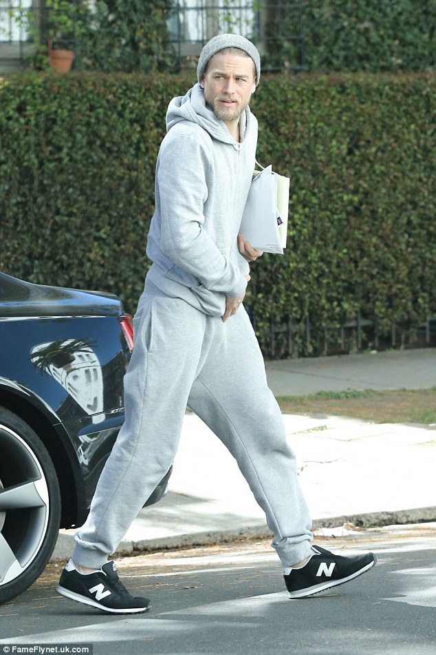 거의 뉴발만 신는 배우 | 인스티즈