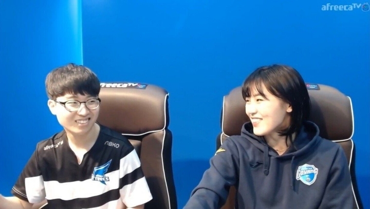 롤 프로게이머들이 보여주는 진정한 웃음..jpg | 인스티즈