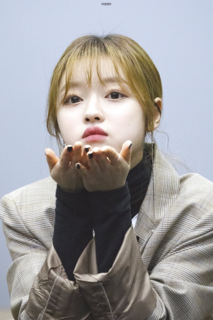 홍콩 mama 가는 오마이걸 유아.jpg | 인스티즈