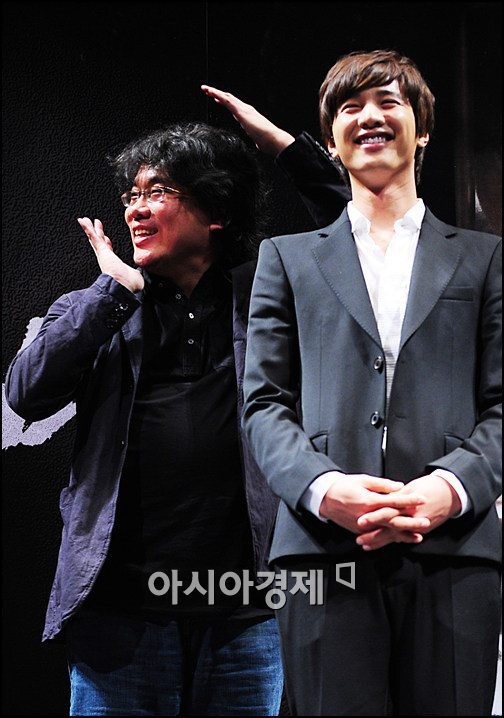 원빈 복귀해서 봉준호 차기작 주연 나오면 천만 가능하다 vs 힘들다 | 인스티즈