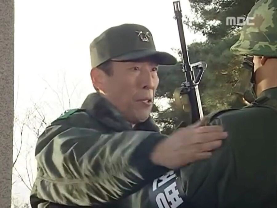 군필 남자라면 지릴 수밖에 없는 장면.JPGIF | 인스티즈