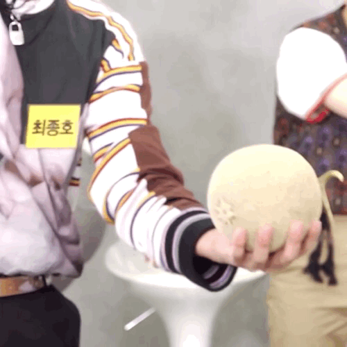 악력이 89.6kg 나오는 남자 아이돌.jpgif | 인스티즈