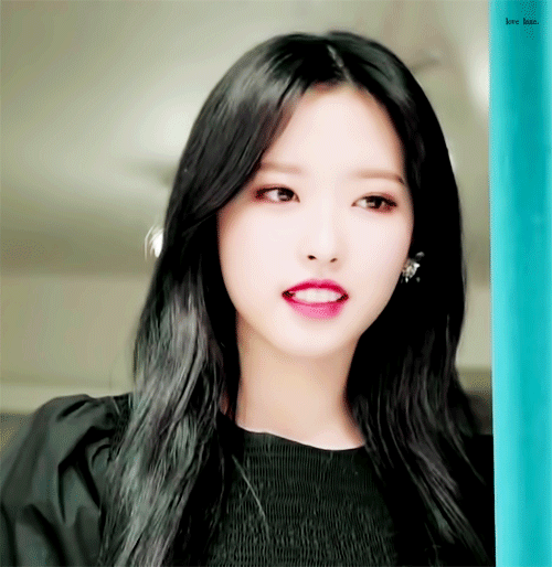 이달의 소녀 막내 올리비아 혜.gif | 인스티즈