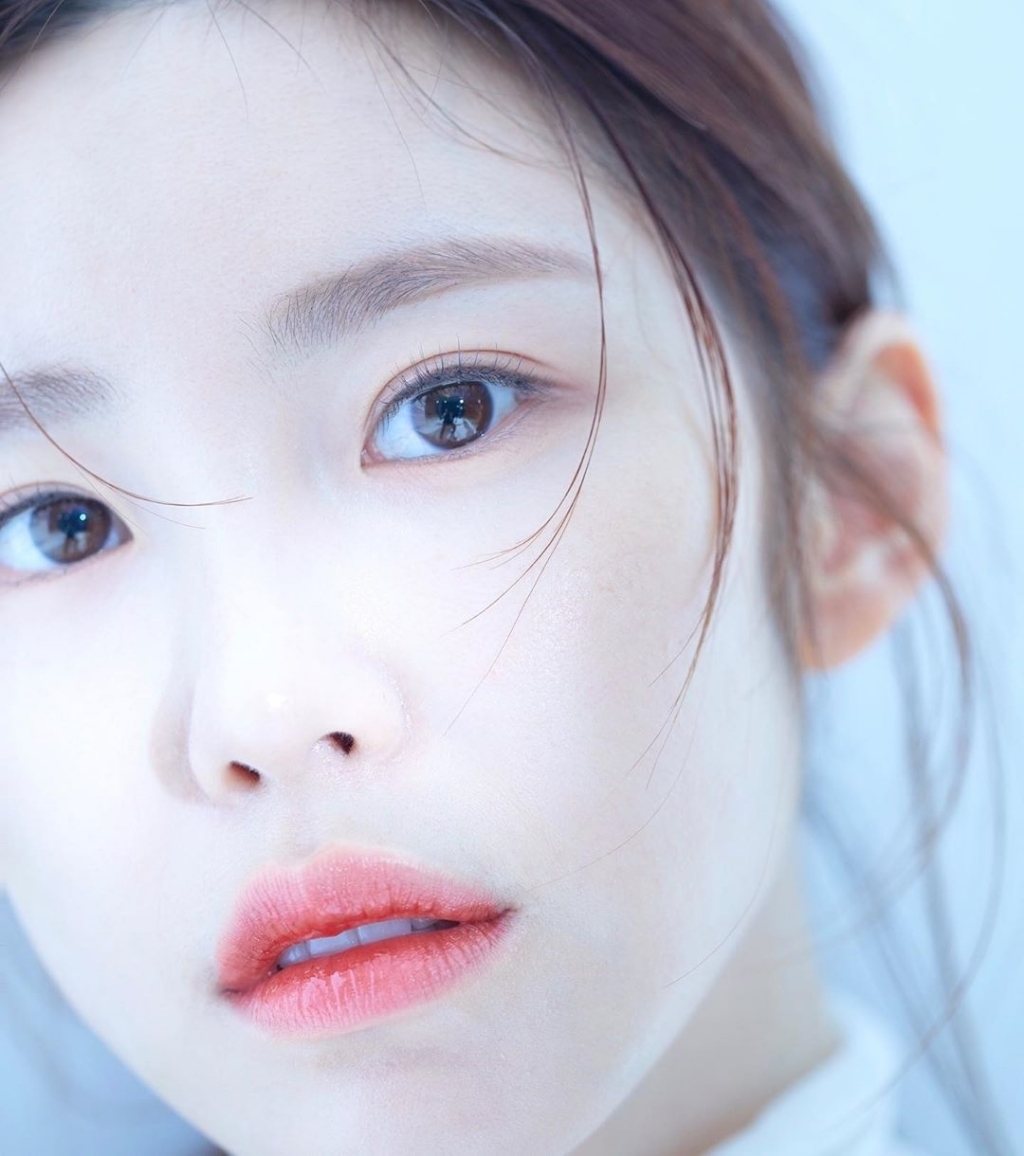 앞머리를 귀뒤로 살짝 넘긴 전효성 최근.JPG | 인스티즈