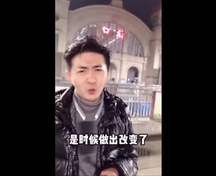 중국 우한 실태를 알리기 위해 위험을 무릅쓰고 현지로 찾아가서 보도하는 진짜 중국인 기자 | 인스티즈