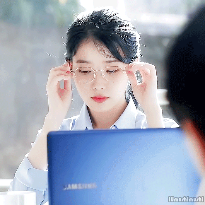 변신하는 아이유 | 인스티즈