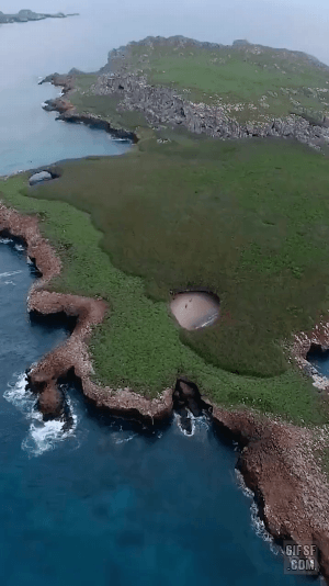 섬에 숨겨져있는 해변.jpg | 인스티즈