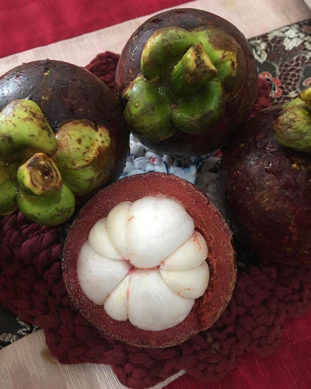 마늘처럼 생겼다는 과일.........jpg | 인스티즈