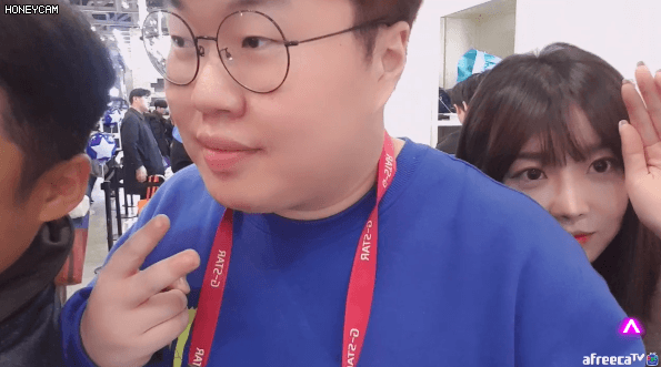 봉준 in 지스타2018 GIF | 인스티즈